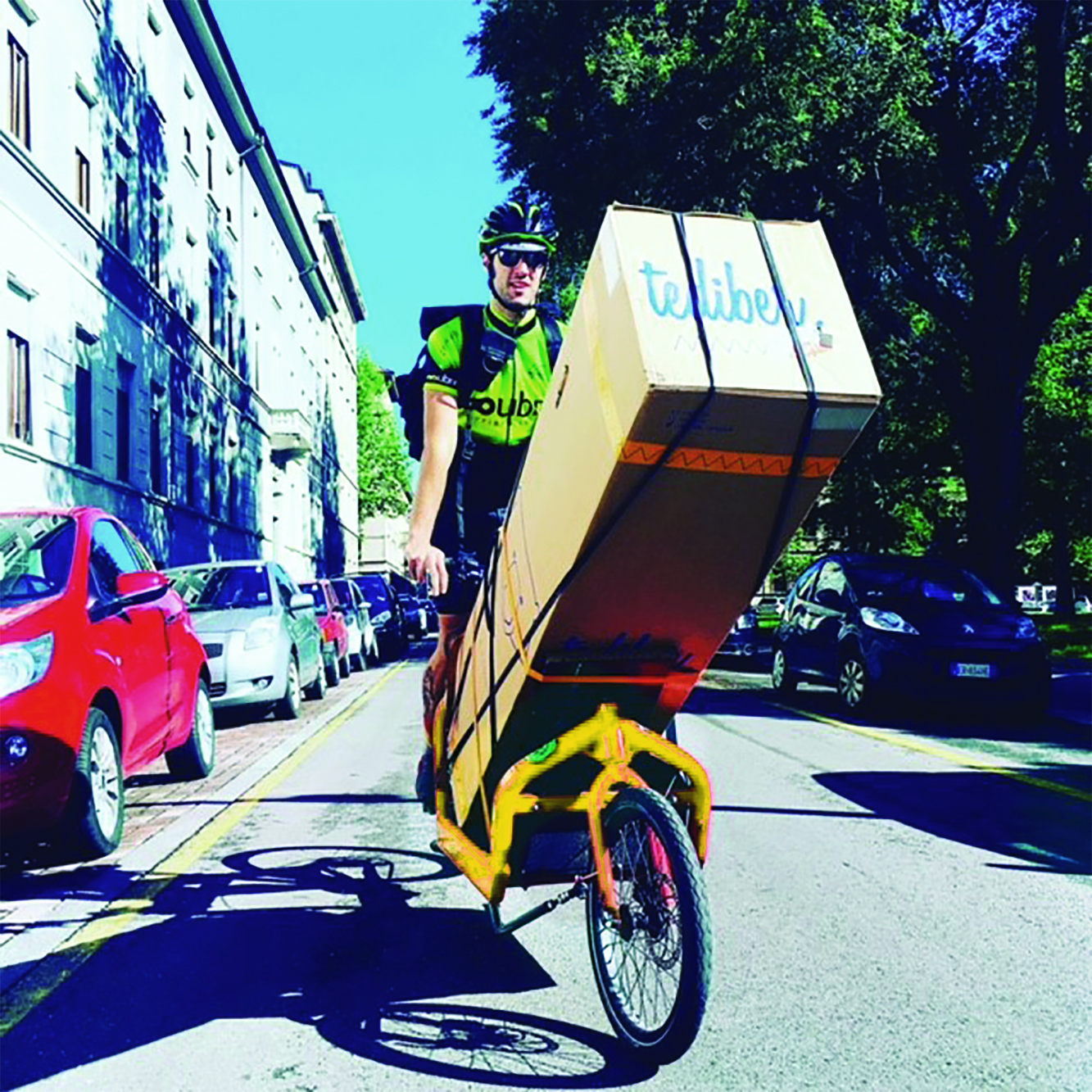 I MATERASSI TEDIBER ARRIVANO A CASA IN BICICLETTA CON URBAN BIKE MESSENGERS